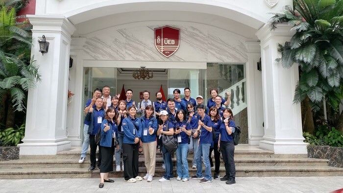 越南河內國家大學參訪圖片