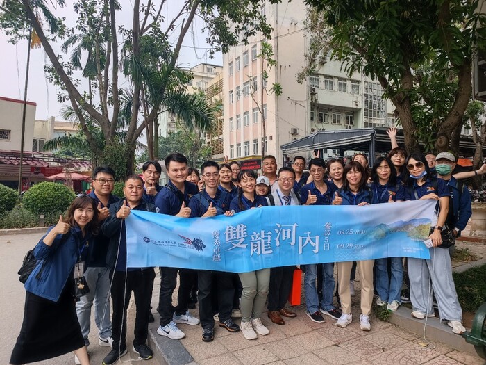 越南河內國家大學參訪圖片