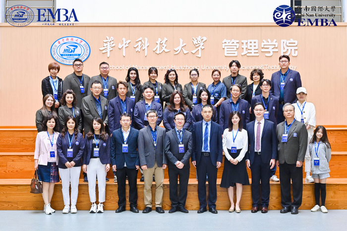 華中科技大學上課圖片